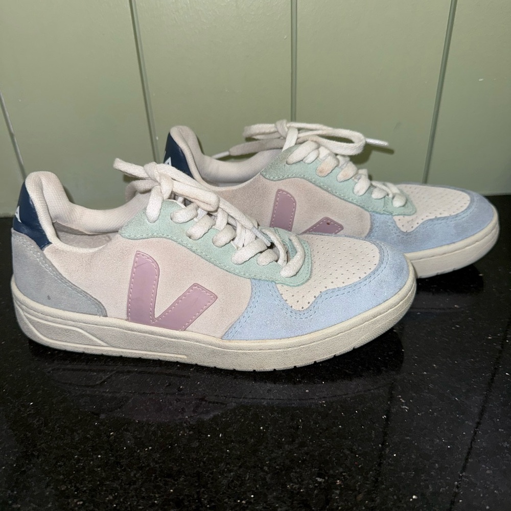 Veja V-10 Suede sneakers in the Multico Natural Babe colorway